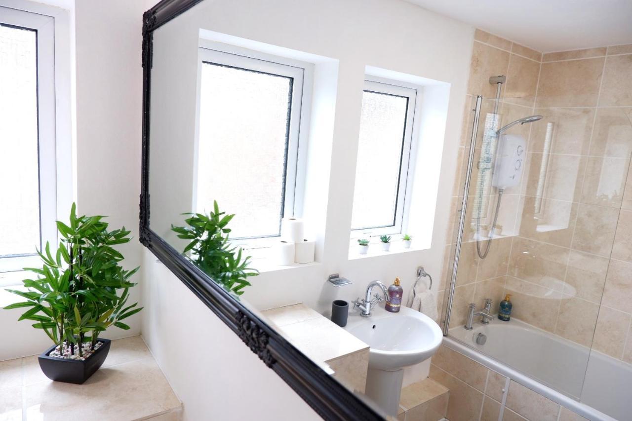 Comfortable And Cozy 4-Bedroom House Near The Hospital CBG Exterior foto